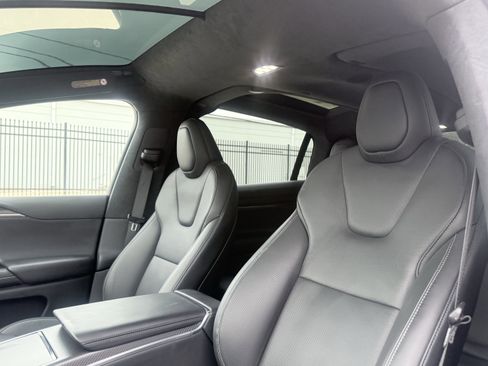 Used 2023 Tesla Model X Plaid image 37