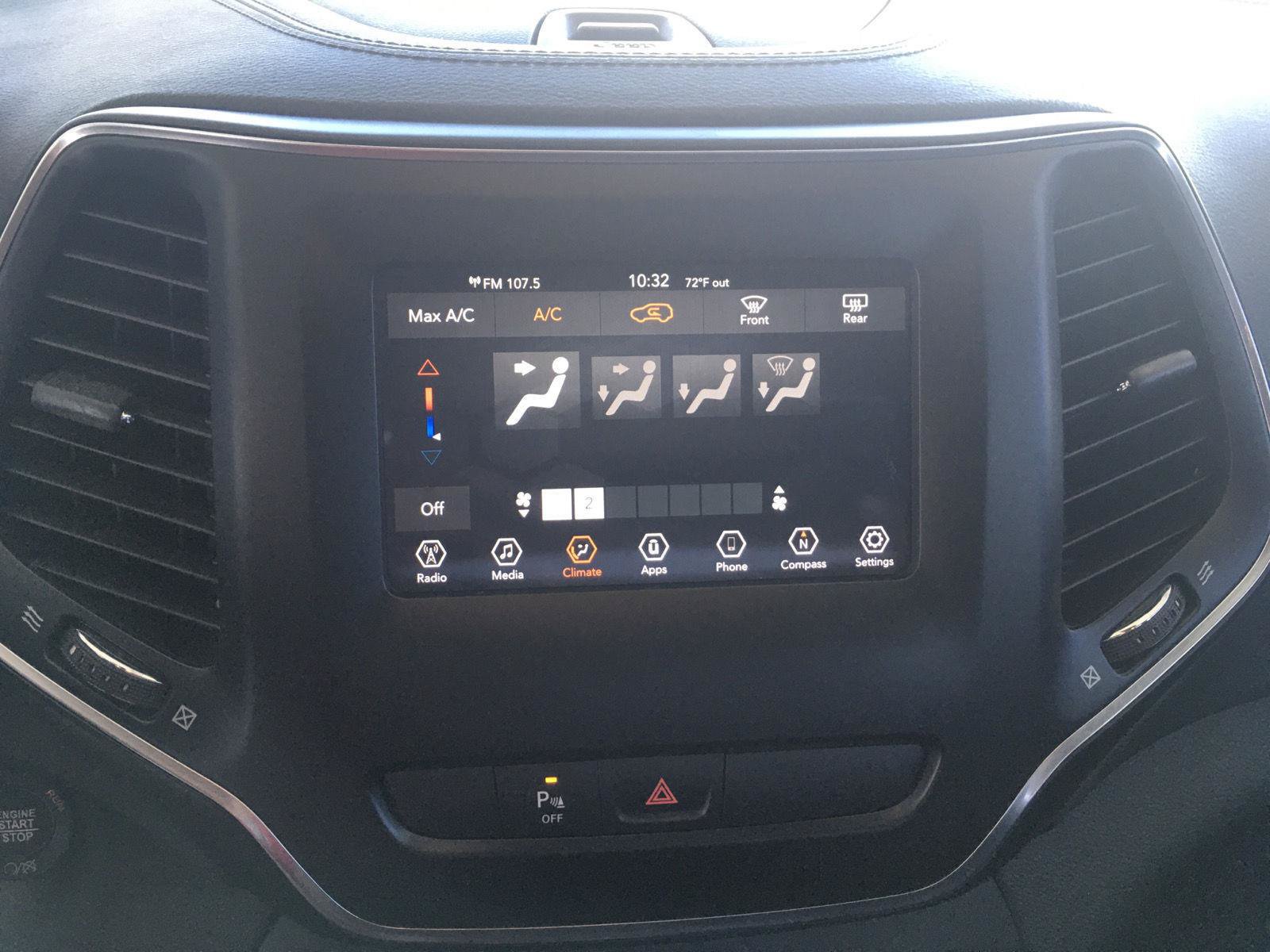Used 2019 Jeep Cherokee Latitude Plus FWD image 27