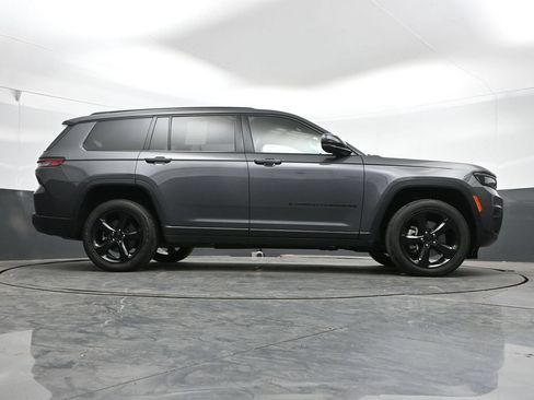 Used 2023 Jeep Grand Cherokee L Laredo AWD/4WD image 43