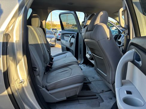 Used 2011 GMC Acadia SL w/ Preferred Package image 14