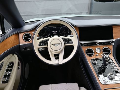 Certified 2023 Bentley Continental GT Azure image 19