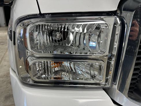 Used 2005 Ford F250 XLT image 12