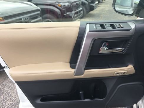 Used 2020 Toyota 4Runner Limited image 15