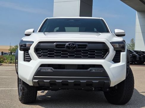 Used 2026 Toyota Tacoma TRD Off-Road AWD/4WD image 3