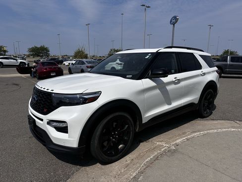 Used 2020 Ford Explorer ST w/ ST Street Pack AWD/4WD image 3
