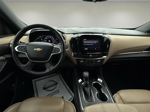 Used 2023 Chevrolet Traverse Premier image 16