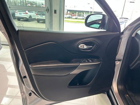 Used 2020 Jeep Cherokee Limited image 14