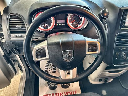 Used 2017 Dodge Grand Caravan SE w/ Power Window Group image 17