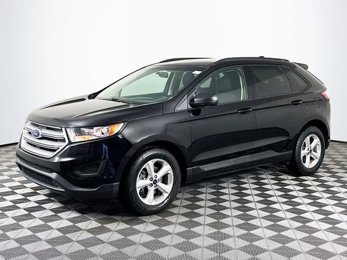 Used 2017 Ford Edge SE w/ Cargo Accessory Package FWD image 4