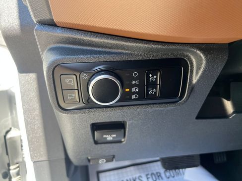 Used 2024 Ford Bronco Outer Banks AWD/4WD image 12