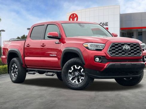 Certified 2022 Toyota Tacoma TRD Off-Road image 2