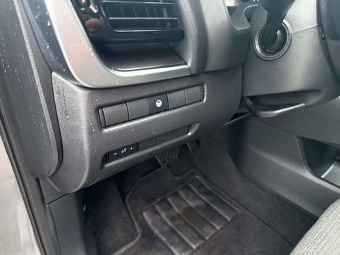 Used 2022 Nissan Rogue SV image 23