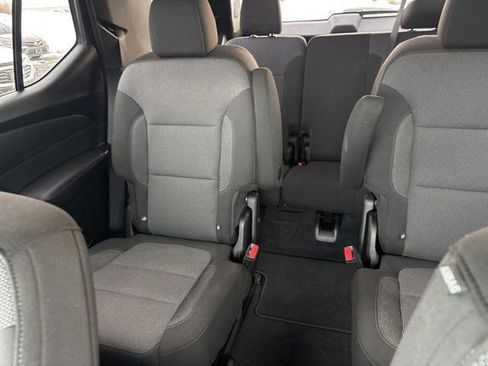 Used 2022 Chevrolet Traverse LT w/ Midnight/Sport Edition image 30