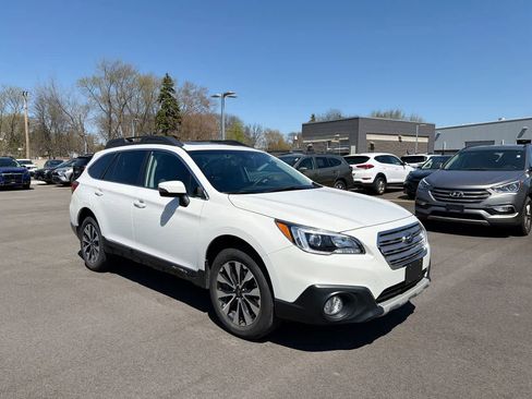 Used 2017 Subaru Outback 3.6R Limited image 15