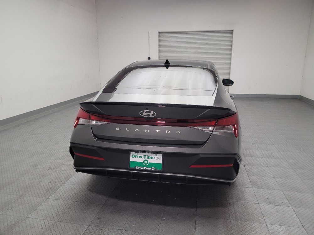 Used 2025 Hyundai Elantra Sport FWD image 7