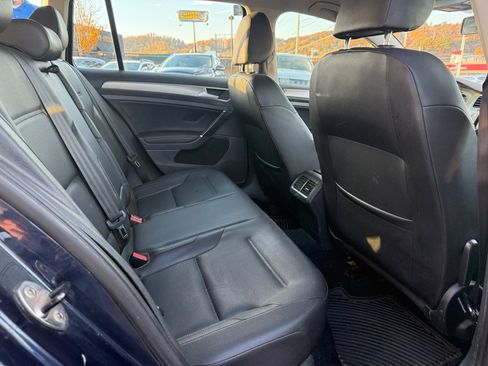 Used 2015 Volkswagen Golf TDI S image 19