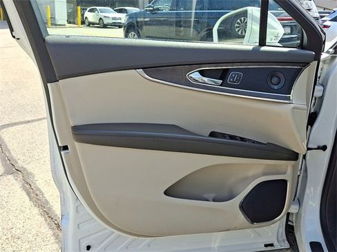 Used 2020 Lincoln Nautilus Reserve w/ Cargo Utility Package AWD/4WD image 12