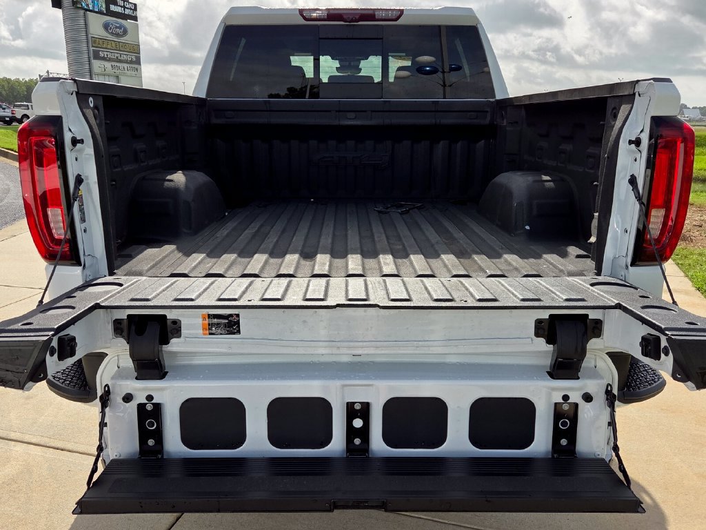 Used 2023 GMC Sierra 1500 AT4 w/ AT4 Premium Package AWD/4WD image 12