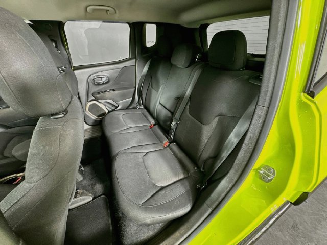 Used 2017 Jeep Renegade Latitude w/ Popular Equipment Group FWD image 26