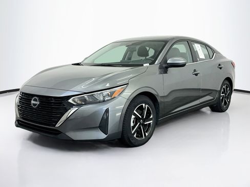Used 2025 Nissan Sentra SV FWD image 3