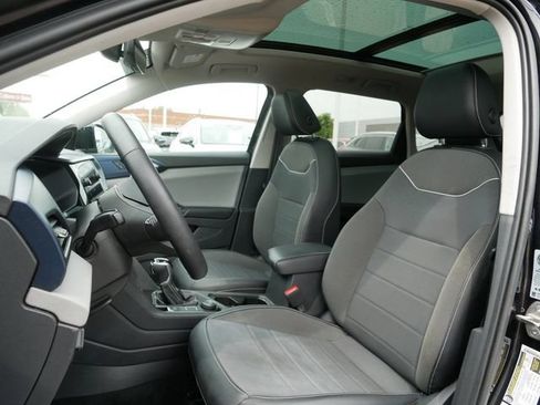 Certified 2023 Volkswagen Taos SE w/ Panoramic Sunroof Package AWD/4WD image 15