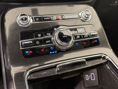Used 2022 Lincoln Nautilus Reserve FWD image 19