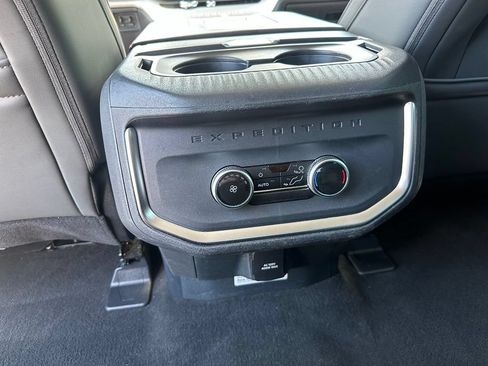 Used 2025 Ford Expedition Active AWD/4WD image 12