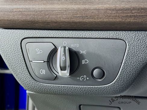 Used 2024 Audi Q5 e Premium Plus w/ Premium Plus Package image 10