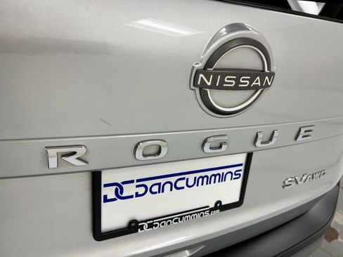 Used 2023 Nissan Rogue SV AWD/4WD image 25