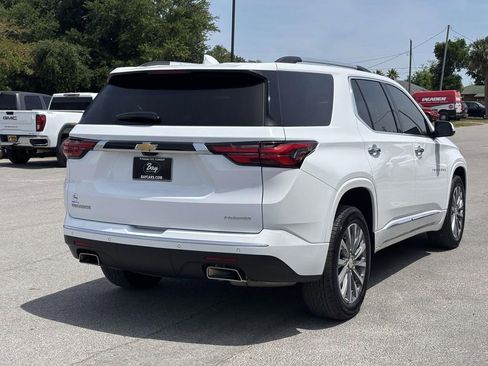 Used 2023 Chevrolet Traverse Premier FWD image 5