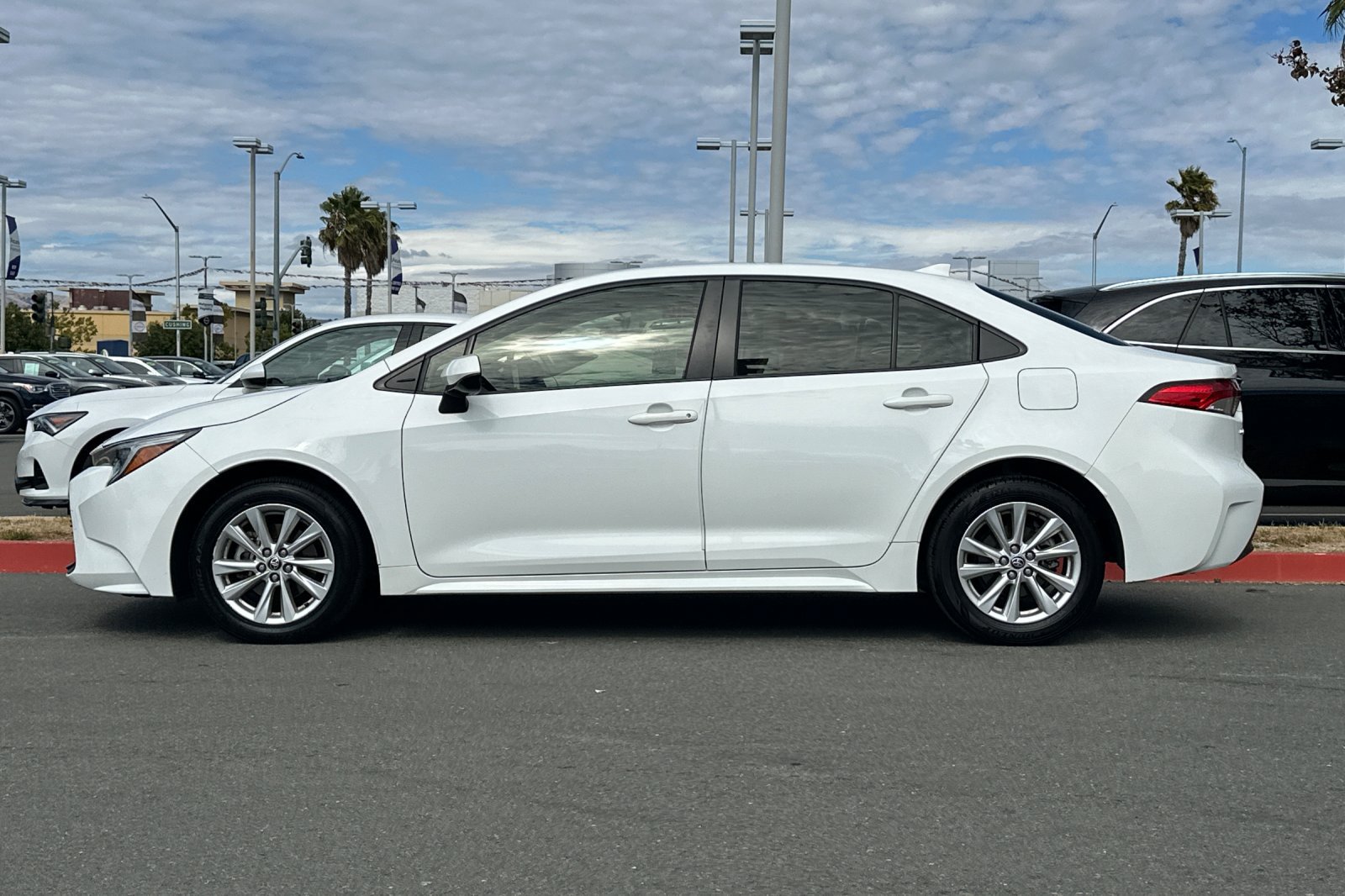 Used 2024 Toyota Corolla LE w/ LE Convenience Package FWD image 7