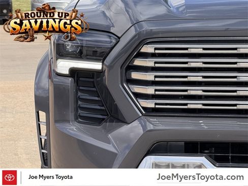 Used 2025 Toyota Tacoma Limited image 5
