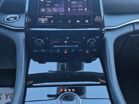 Used 2025 Jeep Grand Cherokee Altitude image 38