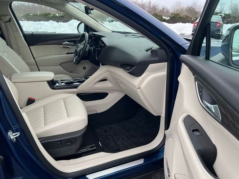 Used 2023 Buick Envision Avenir image 10