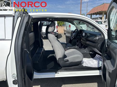 Used 2022 Toyota Tacoma SR RWD image 12