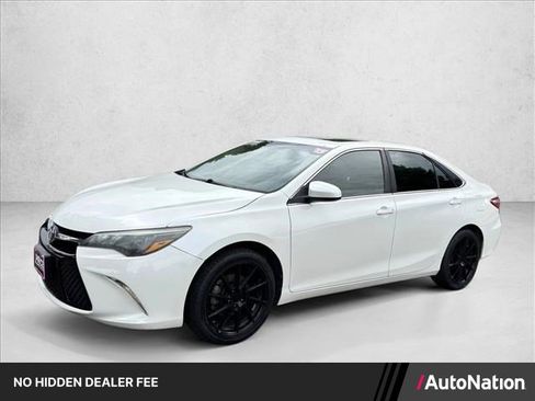 Used 2015 Toyota Camry XSE FWD image 1