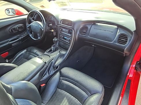 Used 2000 Chevrolet Corvette Convertible w/ Memory Pkg image 15