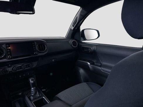 Certified 2020 Toyota Tacoma TRD Off-Road w/ Technology Package image 21