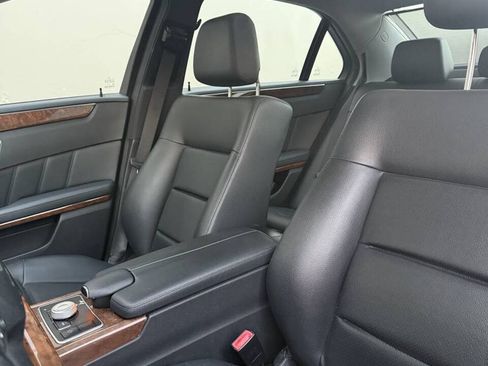 Used 2011 Mercedes-Benz E 350 4MATIC Sedan image 7