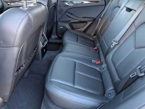 Certified 2023 Porsche Macan S image 27