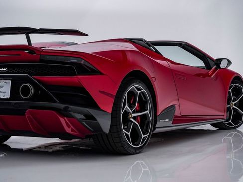 Used 2023 Lamborghini Huracan EVO image 13