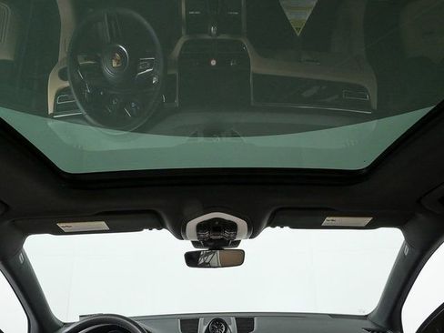 New 2026 Porsche Macan AWD image 19