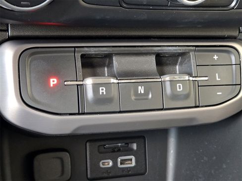 Used 2023 GMC Acadia AT4 w/ Technology Package image 21