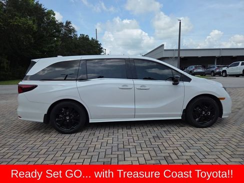 Used 2024 Honda Odyssey Sport image 13