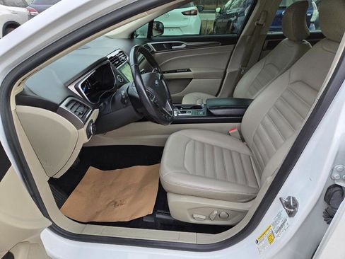 Used 2019 Ford Fusion SEL image 14