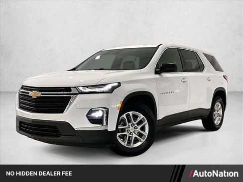 Used 2023 Chevrolet Traverse LS FWD image 1