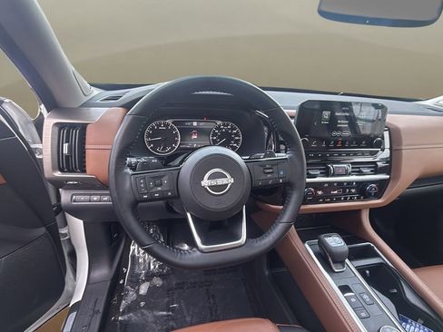 Used 2022 Nissan Pathfinder Platinum w/ Cargo Package image 12