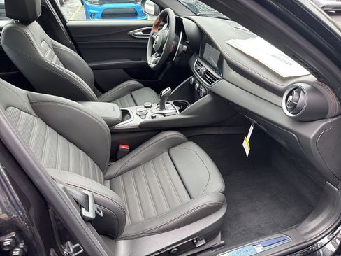 New 2025 Alfa Romeo Giulia Intensa w/ Driving Assist Package image 23