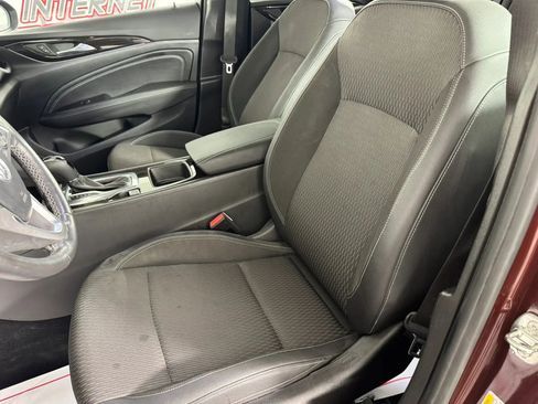 Used 2019 Buick Regal Preferred w/ Driver Confidence Package I image 31