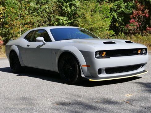 Used 2022 Dodge Challenger SRT Hellcat image 4